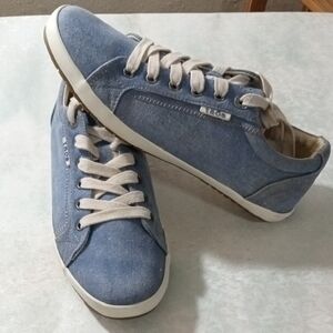 Taos Footwear Blue Sneakers